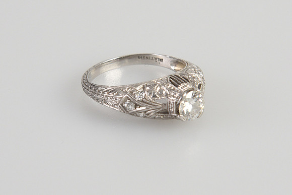 PlatinumAntiqueEngageRing_3078
